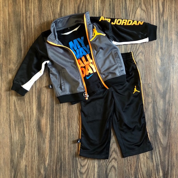 Jordan & Nike Outfit - Picture 1 of 4